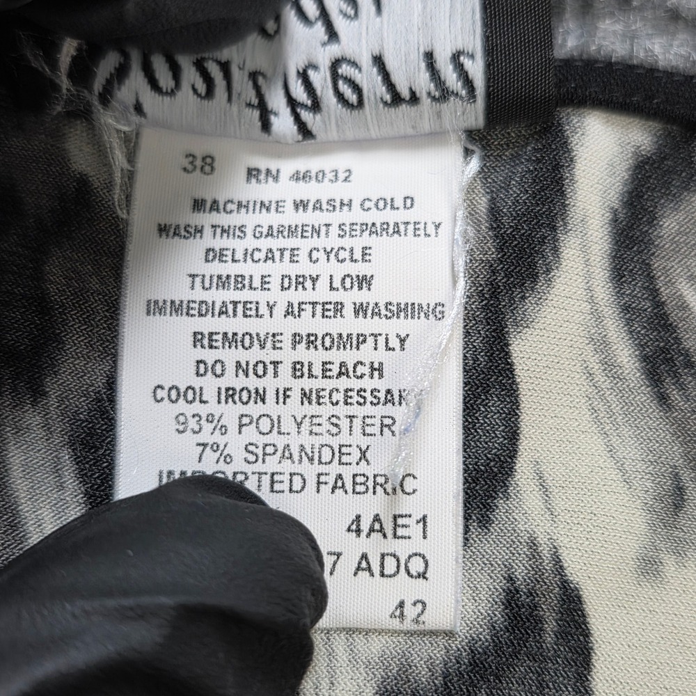 Southern Lady Leopard Print Blouse Women's Size L Grey Black Pleated Scoop Neck - Picture 4 of 7